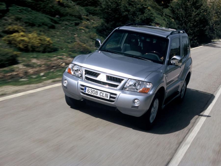  Mitsubishi Montero 3-Door 1999 года  (фото 17 из 21)